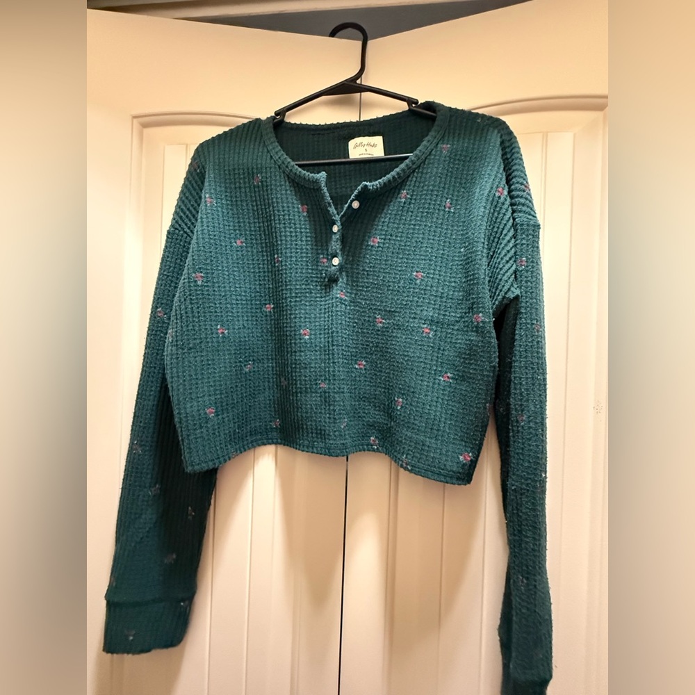 Gilly Hicks slightly cropped sweater